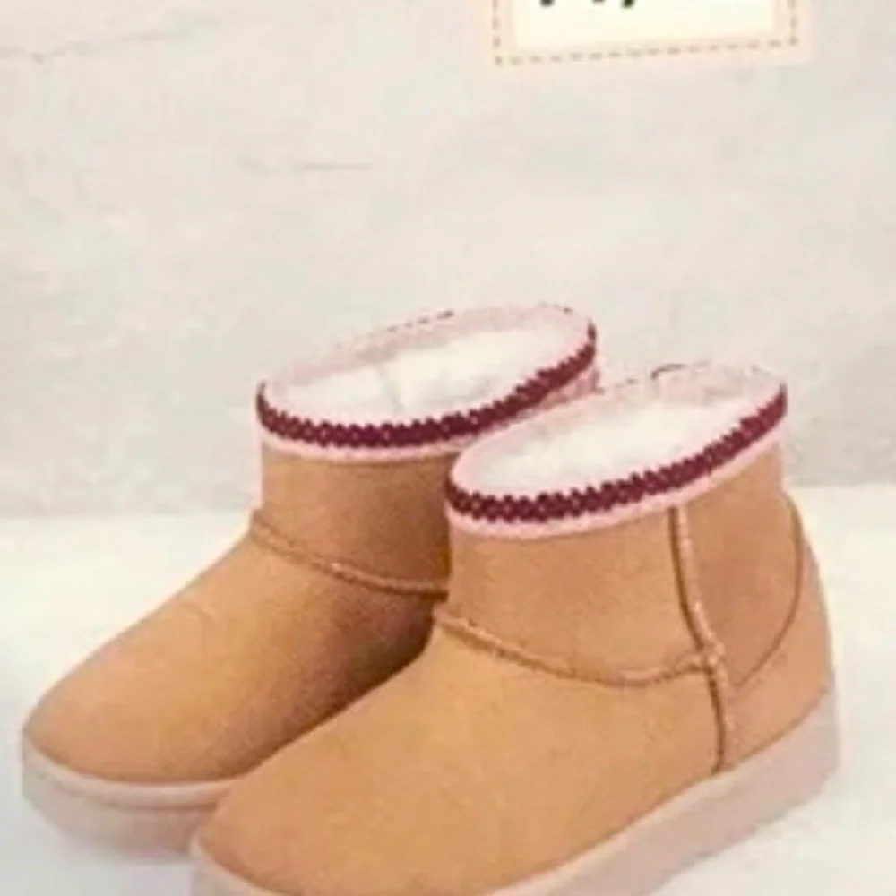 Lily & Dan Toddler Girl’s 9/10 Tan Beige Cozy Ankle Boots Faux Leather Suede New